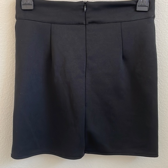 Badass Black skirt - Picture 2 of 8